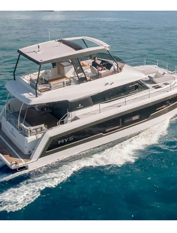 Hawaii Luxury Yachts